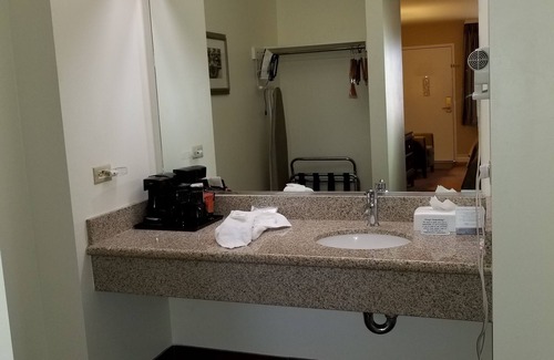 Ridgecrest Hotel | Clarion Inn Near China Lake Naval Station
