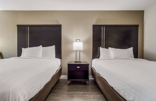 Florence Hotel | Clarion Inn & Suites