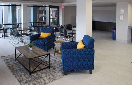 Statesville Hotel | Clarion Pointe Statesville