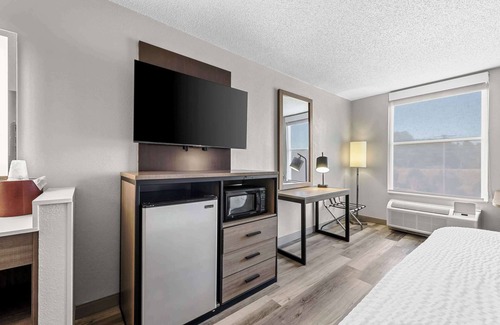 Archdale Hotel | Clarion Pointe