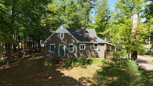 Orono House | Classic Charm with Modern Kitchen Walking Distance to UMaine