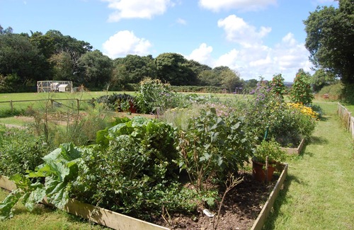 Mabe House | Classic Cornish Granite barn in a beautiful rural landscape.