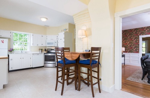 York Harbor House | Classic Maine Cottage short walk to beach, harbor, trails, park & village.