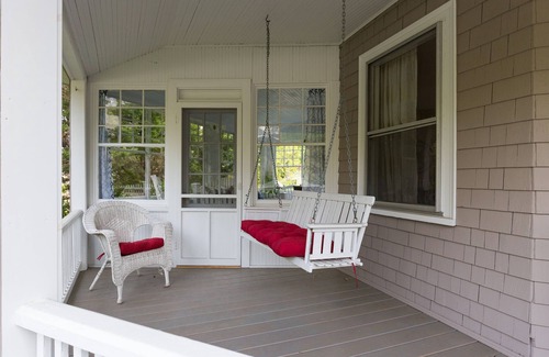 York Harbor House | Classic Maine Cottage short walk to beach, harbor, trails, park & village.