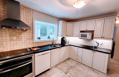 Richmond Hill House | Clean Comfy Entire Home Safe Tranquil Prime Area No smoking No pets