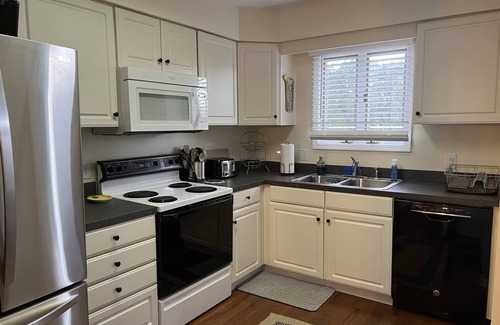 Lewes House | Clean & cozy townhome. Easy access to trails & historic Lewes. 5 mins to beach.