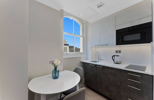 Earl's Court Apartment | Cleveland Residences Kensington
