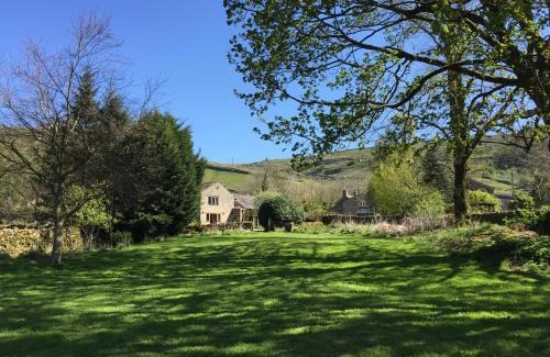 Starbotton Bed & Breakfast | Cleveliot House