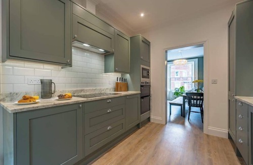 Clifton House | Clifton 4BR - Cinema Room! Sleeps 8 - Hen/Stag Dos