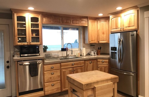 Orem North House | Close to BYU, MTC, UVU, TEMPLES - 7 bedrooms-Theater-Piano-Steam Spa-Sport Court