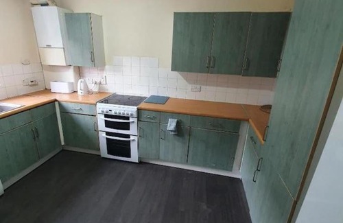 Evelyn House | Close To Central London - 4 Bedroom House, 8 beds, Sleepps 14, Free parking