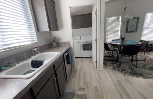 Norwalk House | Close to Disney Steps to Sports Park Central A/C