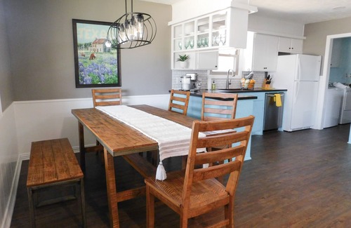 Lubbock House | Close to everything in LBK, 3 Bedroom + Den, 2 Full Bath, Garage, Backyard