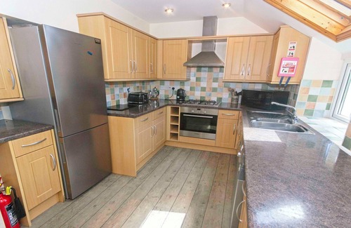 Wrafton Cottage | Cloudbreak | Hot Tub* | Log Burner, Dogs Welcome