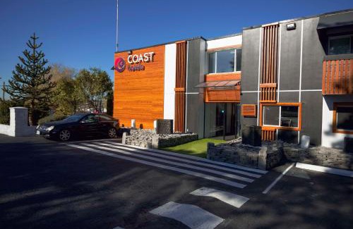 East Side Hotel | Coast Metro Vancouver Hotel