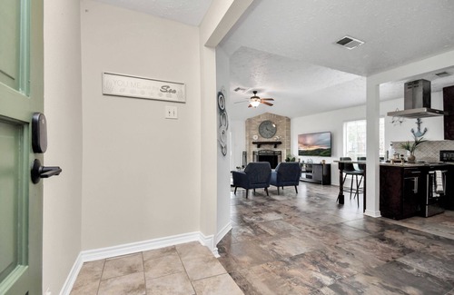 League City House | Coastal Comfort: Moments from the Boardwalk w/gated boat parking!