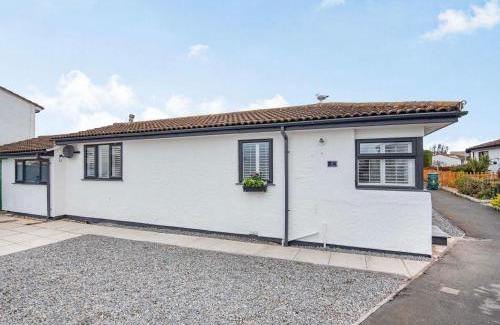 St George House | Coastal Cottage in North Wales With Hot Tub