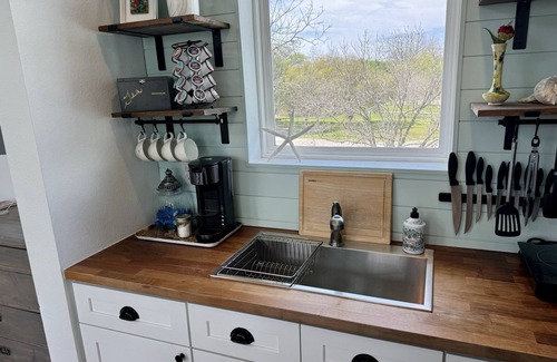 Seguin House | Coastal Cottage on the Guadalupe River!