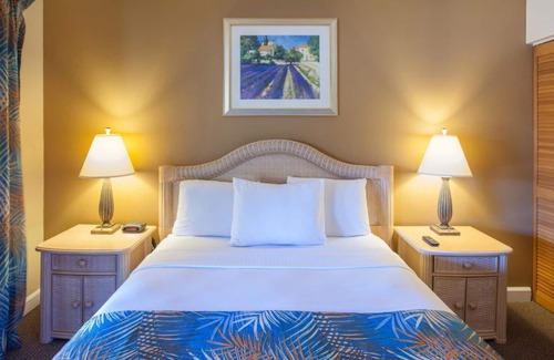 Palm Coast Hotel | Coastal Getaway! Two Great Units, Pool, Parking