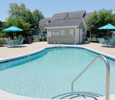 Socastee House | Coastal Oasis: Pool & Beach!