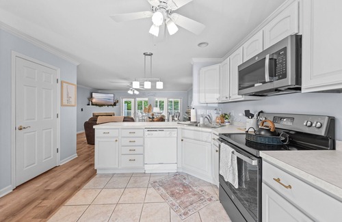 Lewes House | Coastal retreat close to beaches, bike trails and historic downtown Lewes
