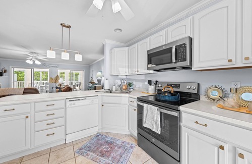 Lewes House | Coastal retreat close to beaches, bike trails and historic downtown Lewes