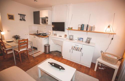 Le Puy-en-Velay Apartment | Cocooning studio Rue Raphaël