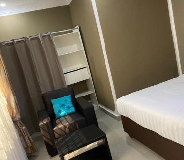 Kolwezi Hotel | Colibri Inn Hotel