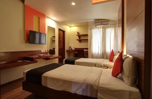 Rajajinagar Hotel | Collection O Sri Sai Palace