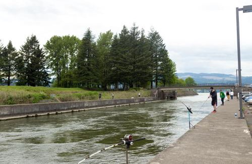 Cascade Locks Hotel | Columbia Gorge Inn