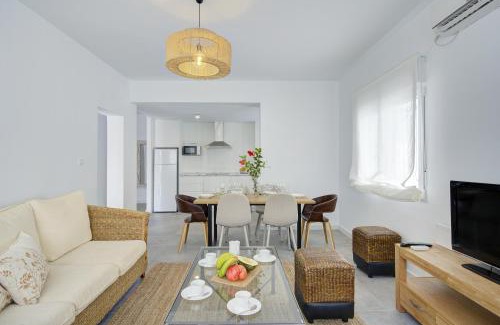 Calahonda House | Comeback HOTEL CALIFORNIA