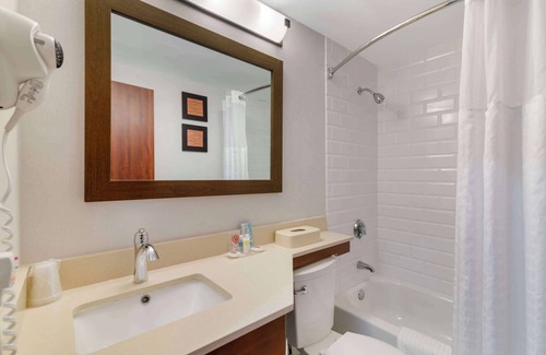 Manchester Hotel | Comfort Inn Airport