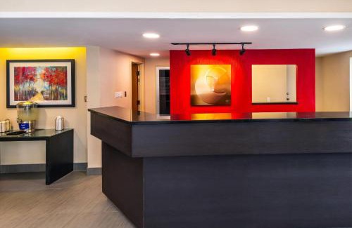 Laval Hotel | Comfort Inn