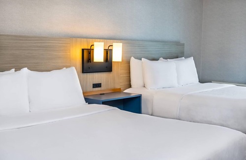 Laval Hotel | Comfort Inn Laval