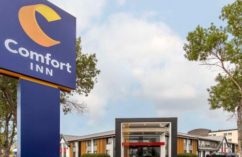 Brossard Hotel | Comfort Inn South