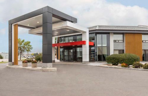 Brossard Hotel | Comfort Inn South