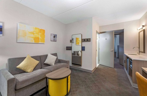 Cuyahoga Falls Hotel | Comfort Inn & Suites Cuyahoga Falls - Akron