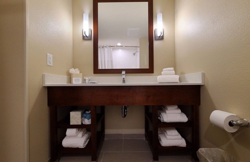Harrisonburg Hotel | Comfort Inn & Suites Harrisonburg