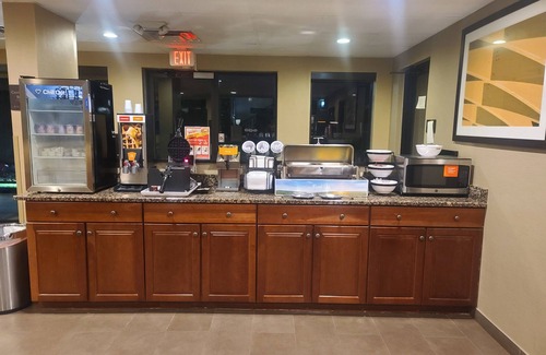 Leeds Hotel | Comfort Inn & Suites Leeds I-20