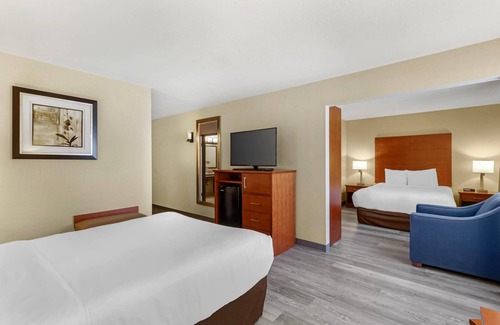 Fallon Hotel | Comfort Inn & Suites Near Fallon Naval Air Station