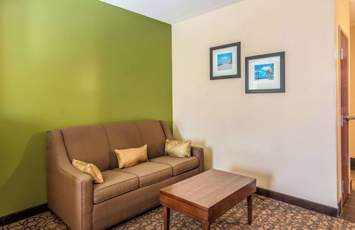 Panama City Hotel | Comfort Inn & Suites Panama City North