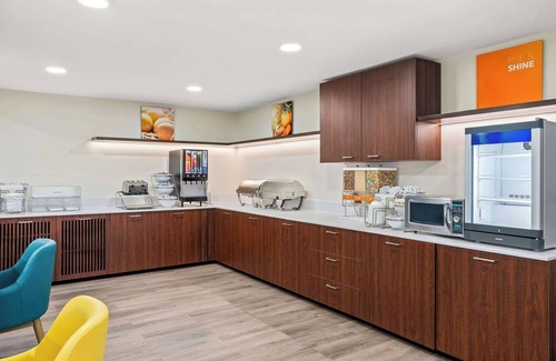 South Salt Lake Hotel | Comfort Inn & Suites Salt Lake City I-80 I-15 Downtown
