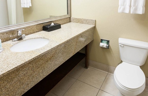 Barium Springs Hotel | Comfort Inn & Suites Statesville - Mooresville