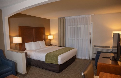Erie Hotel | Comfort Inn & Suites