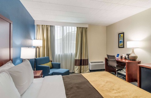 O'Hara Township Hotel | Comfort Inn & Suites