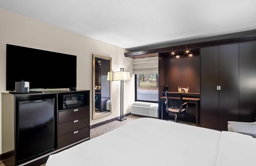 Cadillac Hotel | Comfort Inn