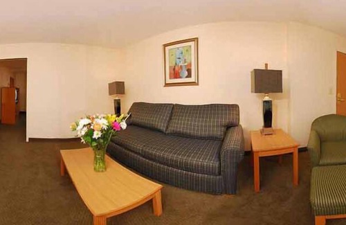 Revloc Hotel | Comfort Inn