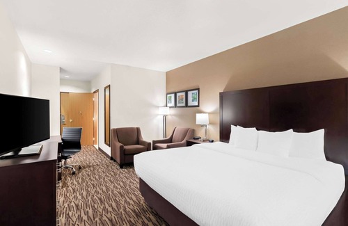 Parkrose Hotel | Comfort Suites Portland Airport