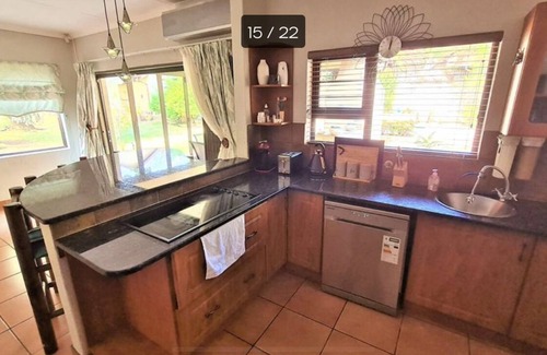 Centurion House | Comfortable and spacious holiday home with beautiful garden