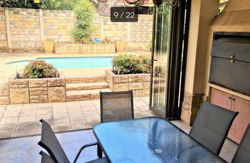 Centurion House | Comfortable and spacious holiday home with beautiful garden